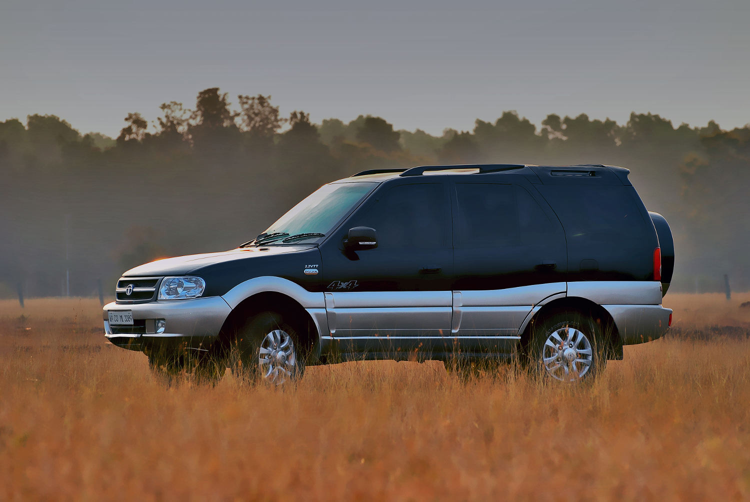 Tata Safari DICOR 2.2 EX 4x2 2015 SUV Drive